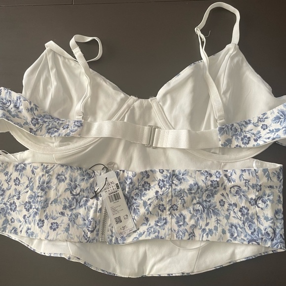 Women’s Garage Top - Picture 2 of 2